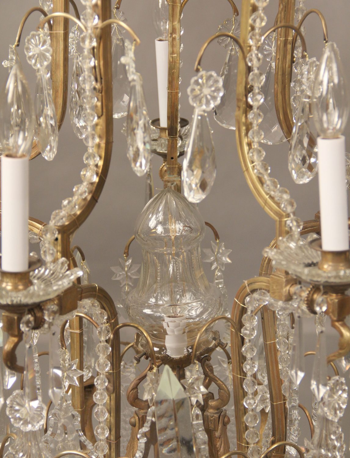 A Late 19th Century Gilt Bronze and Crystal Seven Light Chandelier - Image 3