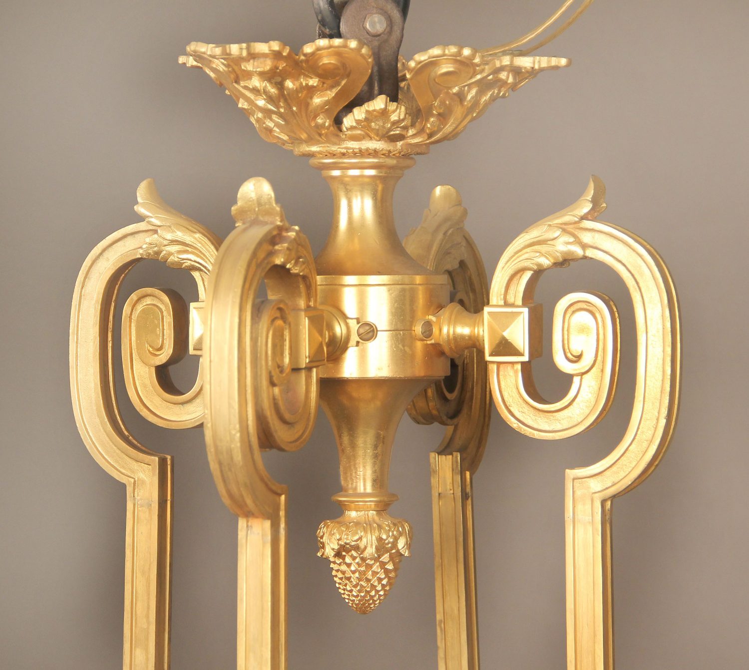 A Wonderful Early 20th Century Gilt Bronze Ten Light Chandelier - Image 3