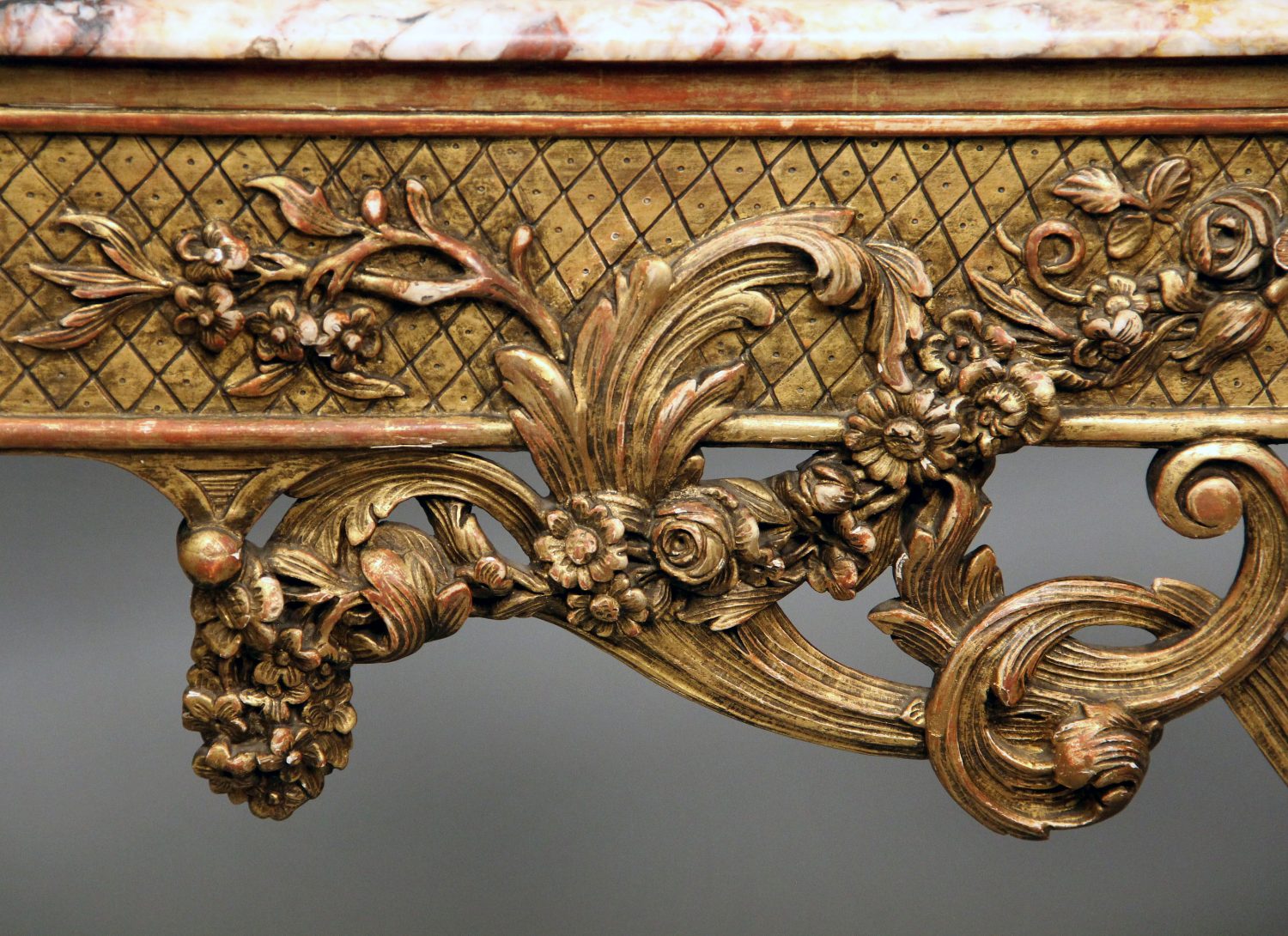 A Very Finely Carved Late 19th Century Regence Style Giltwood Console - Image 3