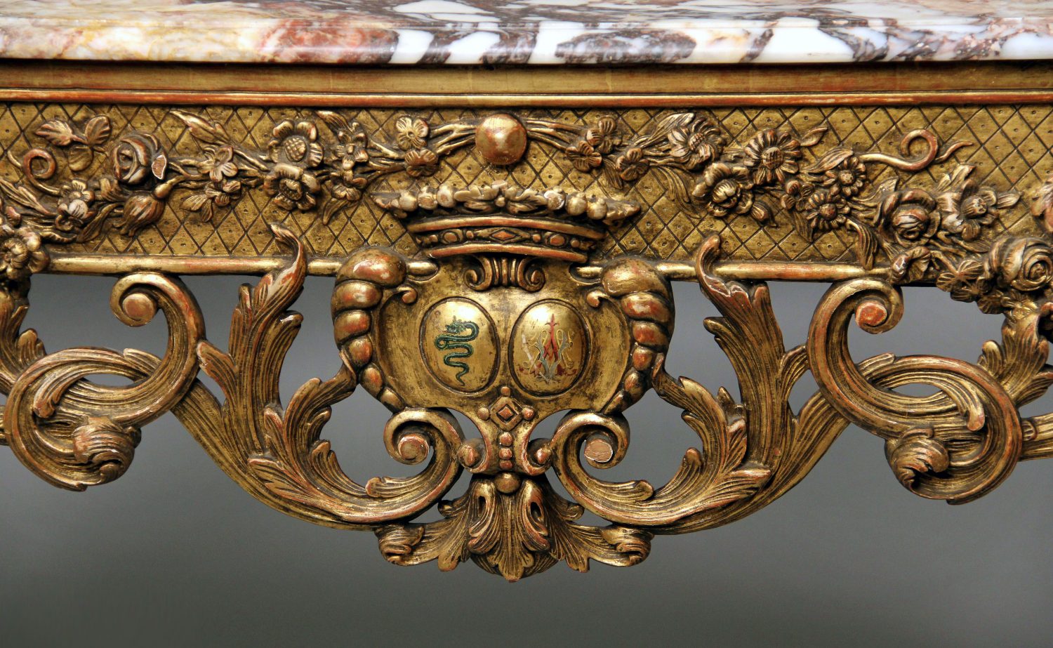A Very Finely Carved Late 19th Century Regence Style Giltwood Console - Image 2