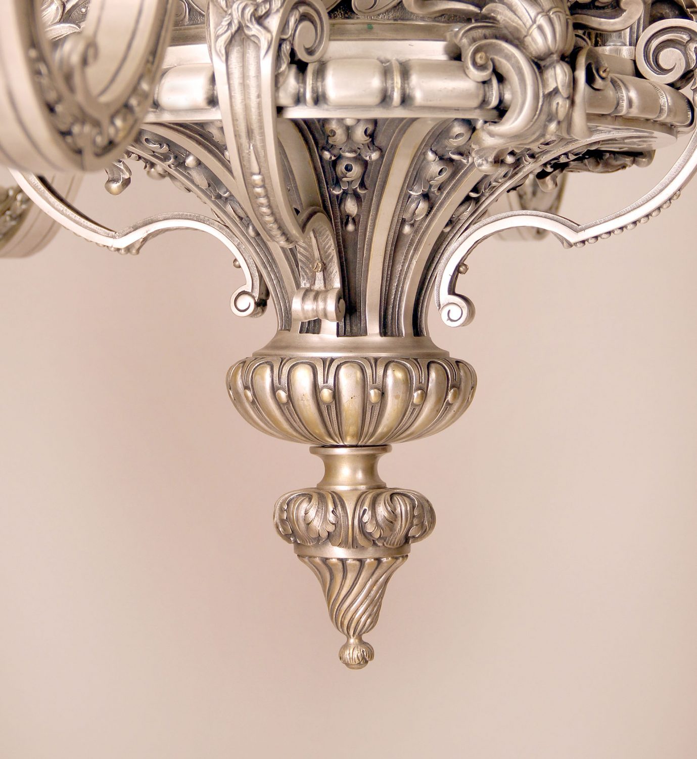 A Fantastic Late 19th Century Silvered Bronze Twelve Light Chandelier - Image 6