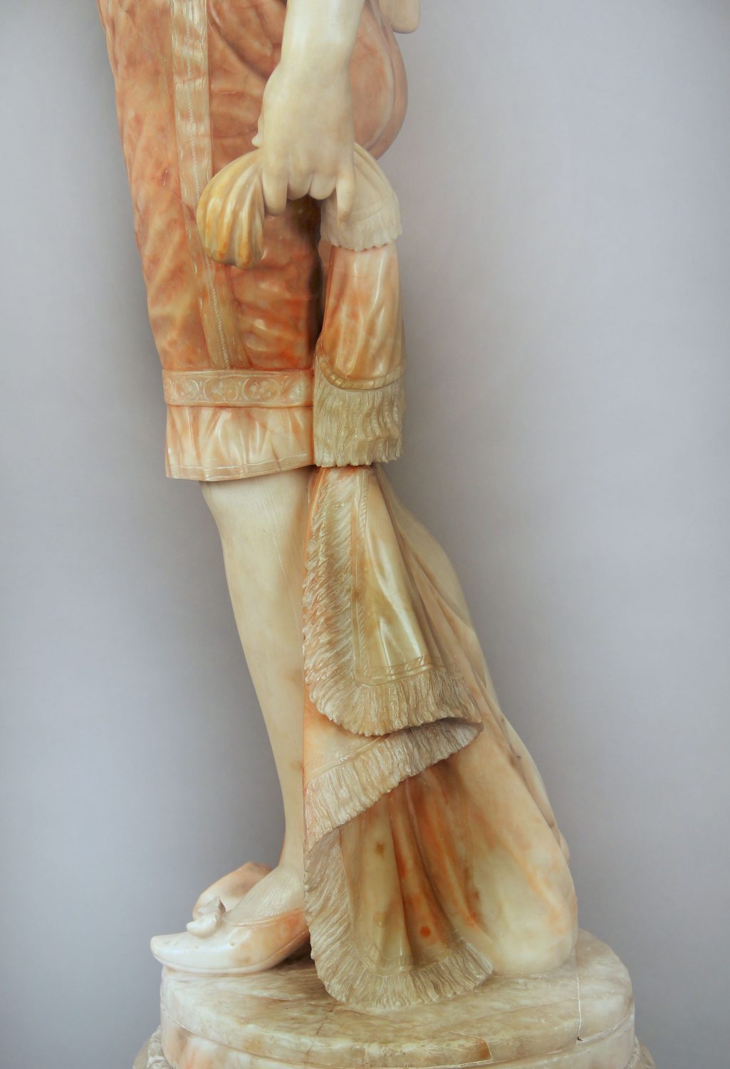 A Lovely Late 19th / Early 20th Century Carved Italian Alabaster Figure of a Woman with Flowers - Image 5