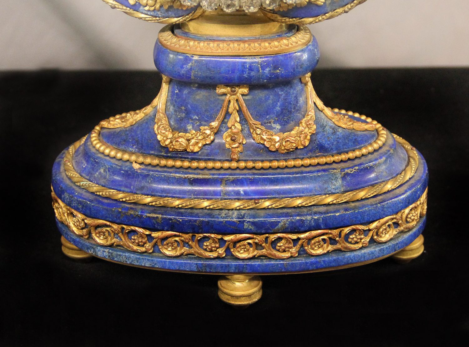 A Fine 18th Century Gilt Bronze and Lapis Lazuli Striking Lyre Mantle Clock - Image 4