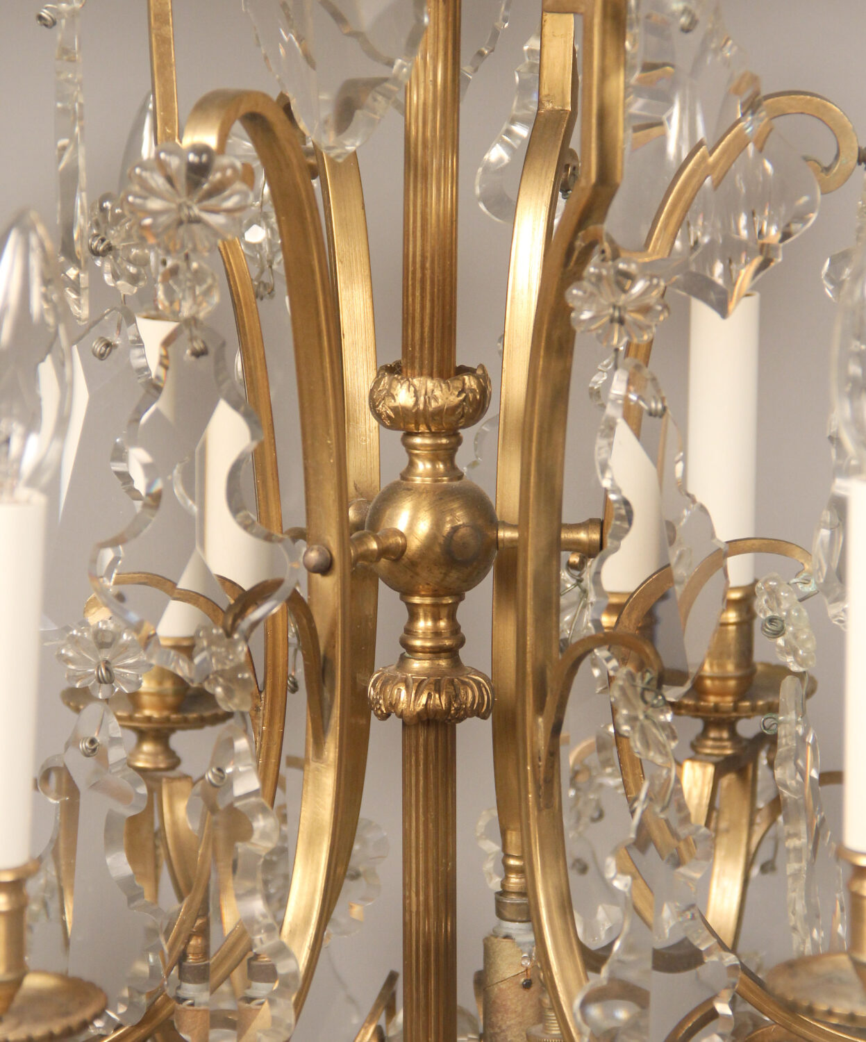 Nice Late 19th Century Gilt Bronze and Cut Crystal Nine Light Chandelier - Image 3
