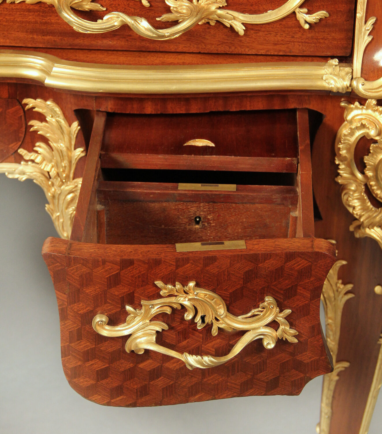 A Very Special and Palatial Early 20th Century Louis XV Style Gilt Bronze Mounted Mahogany and Bois Satine Parquetry Bureau a Cylindre By François Linke - Image 10
