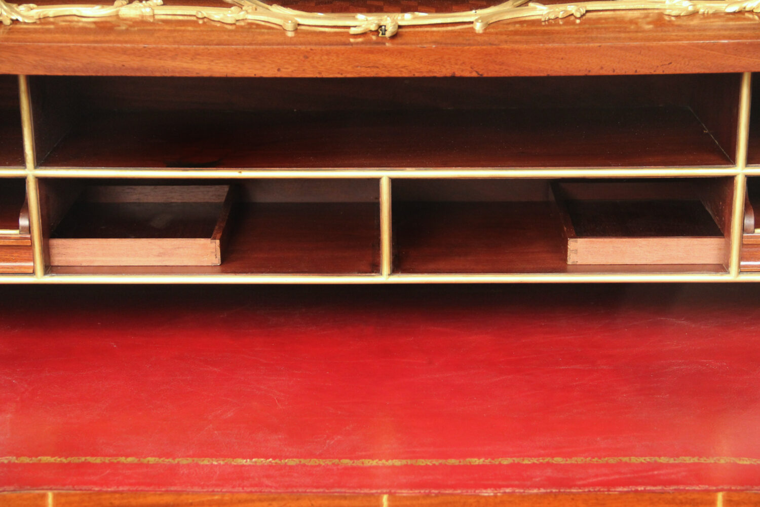 A Very Special and Palatial Early 20th Century Louis XV Style Gilt Bronze Mounted Mahogany and Bois Satine Parquetry Bureau a Cylindre By François Linke - Image 12