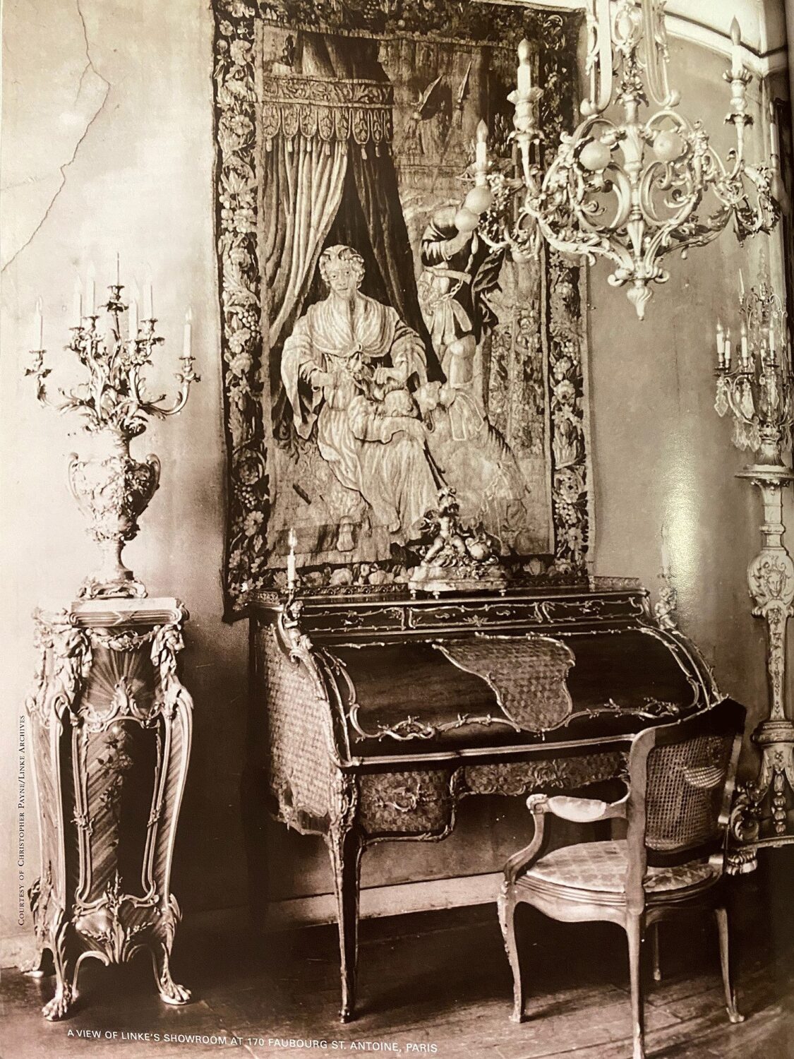 A Very Special and Palatial Early 20th Century Louis XV Style Gilt Bronze Mounted Mahogany and Bois Satine Parquetry Bureau a Cylindre By François Linke - Image 15