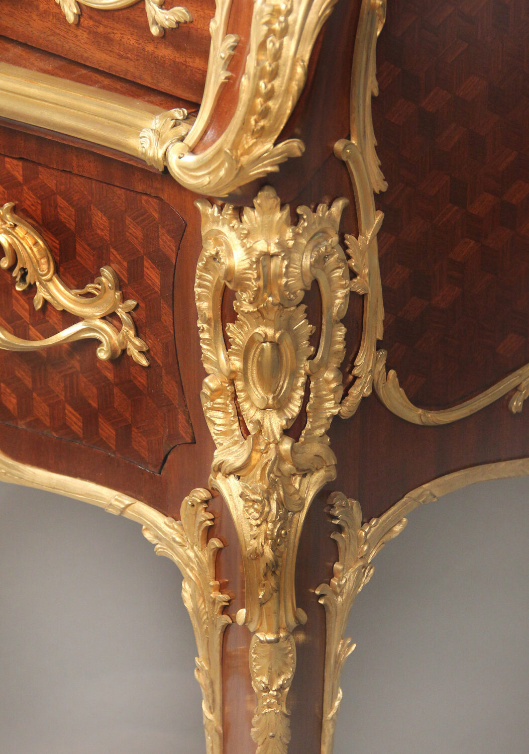 A Very Special and Palatial Early 20th Century Louis XV Style Gilt Bronze Mounted Mahogany and Bois Satine Parquetry Bureau a Cylindre By François Linke - Image 7