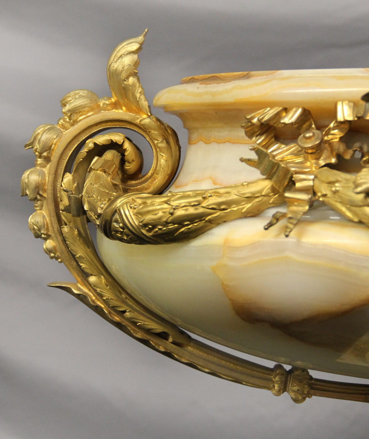 A Large and Excellent Late 19th Century Gilt Bronze Mounted Algerian Onyx Jardiniere - Image 4