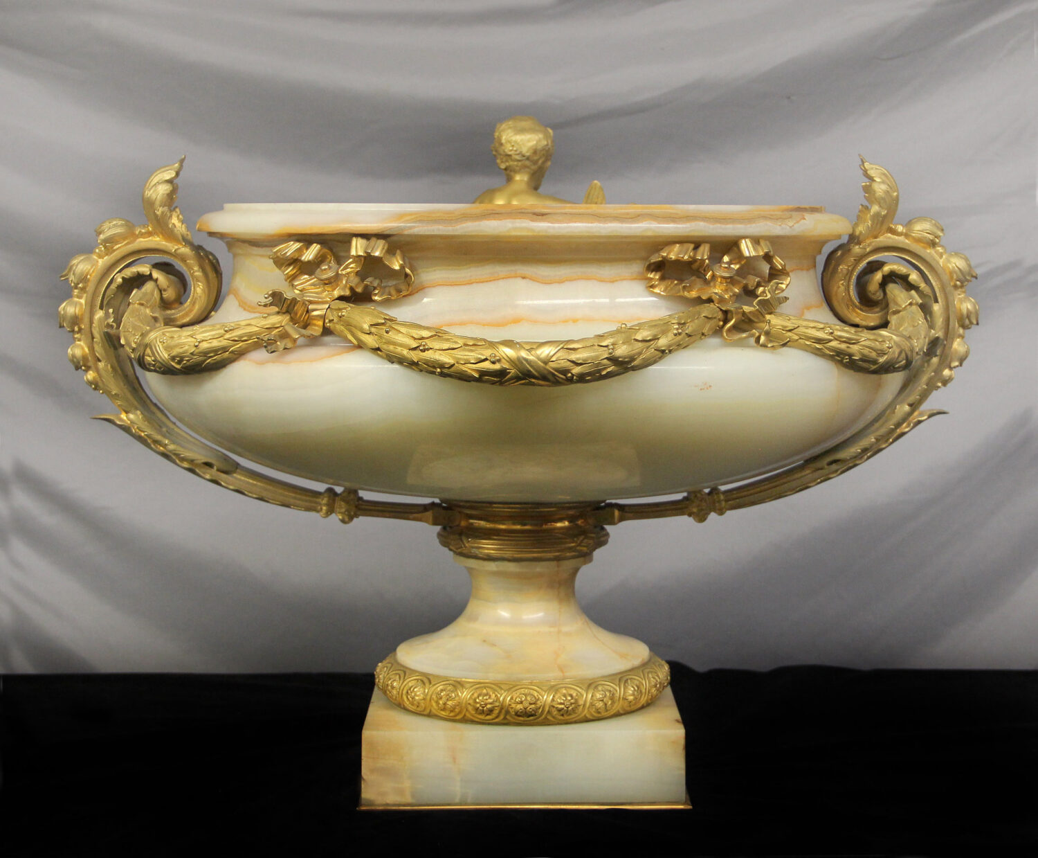 A Large and Excellent Late 19th Century Gilt Bronze Mounted Algerian Onyx Jardiniere - Image 6